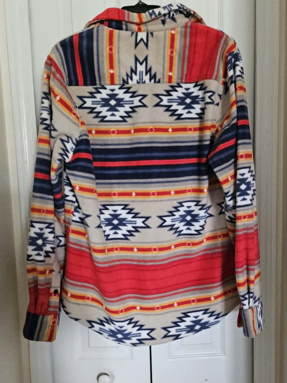 Brooklyn Cloth Women’s Large Aztec Southwestern Fleece Button Up Shacket. - Picture 3 of 9
